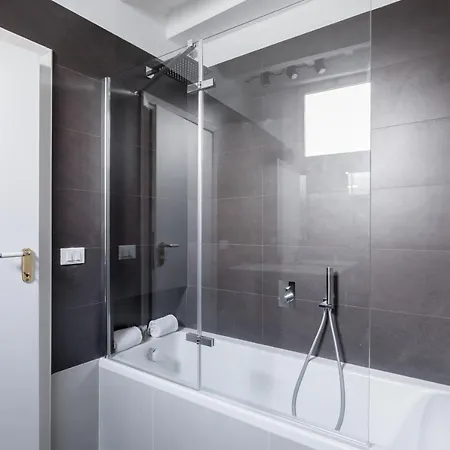 Apartment Classic And Chic In Trastevere
