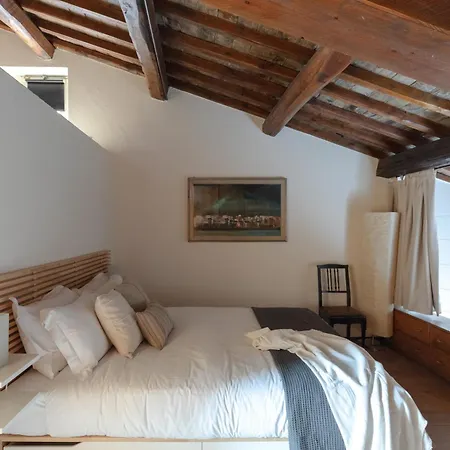 Classic And Chic In Trastevere Apartment *