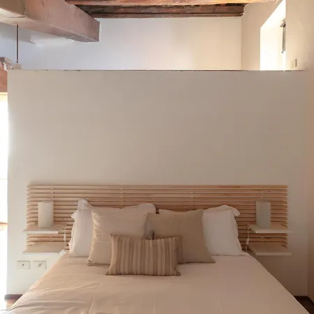 Classic And Chic In Trastevere Apartment